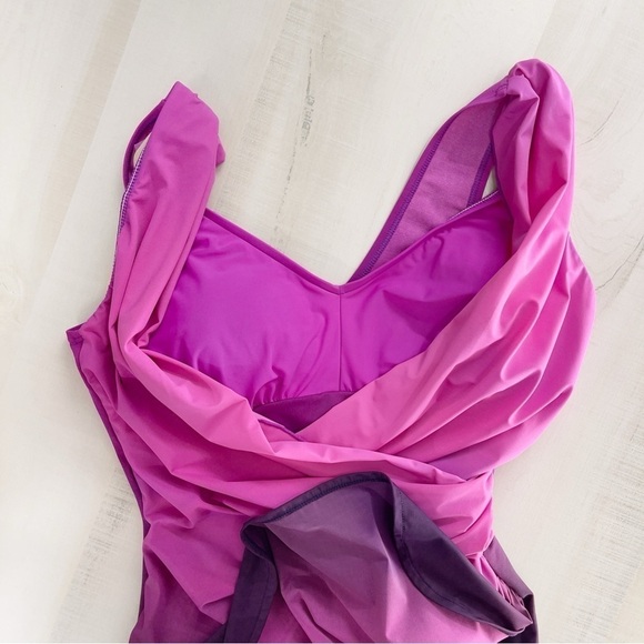 LANDS END womens runched slimming ombré swim suit one piece travel vacation 10 - Picture 4 of 7